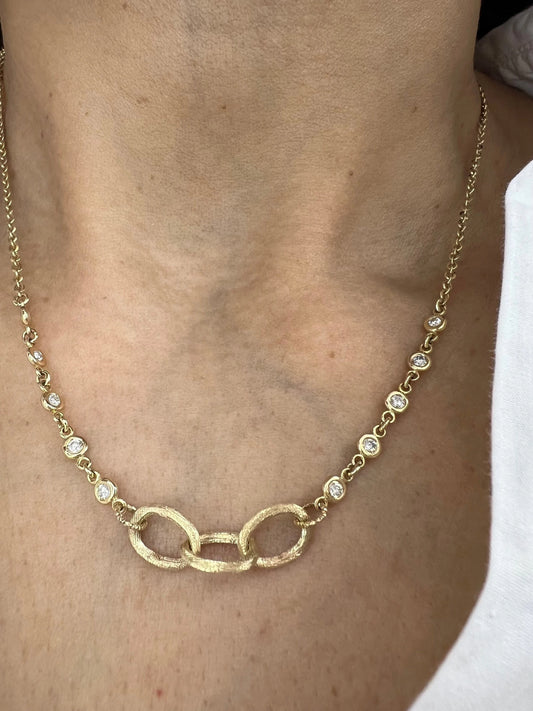 14K Gold Diamond Interlocking Circles Necklace